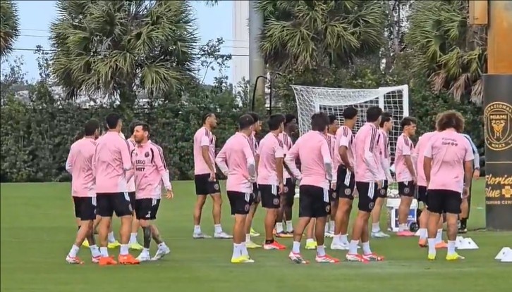 J9九游会-记者：梅西、苏亚雷斯和德保罗正常参与训练，阿连德等人仍缺席